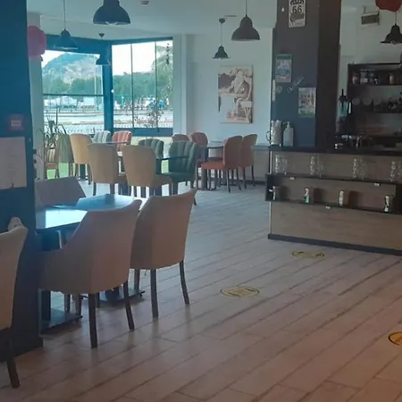 Rueya Ξενοδοχείο